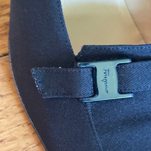 Salvatore Ferragamo women shoes size 8 1/2 - Picture 2 of 15